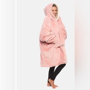 The Comfy Original Wearable Blanket in Blush-One Size Fits All-Brand New in Box!